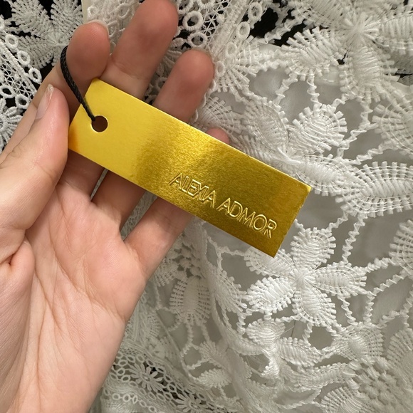 Alexia Admor White Lace Dress - Picture 9 of 9